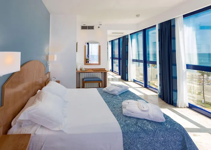 Yaramar - Adults Recommended 4*