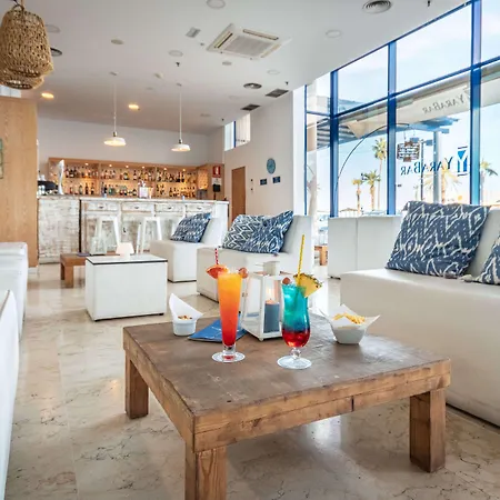 亚拉马尔酒店 - 建议成人入住 4* 丰希罗拉